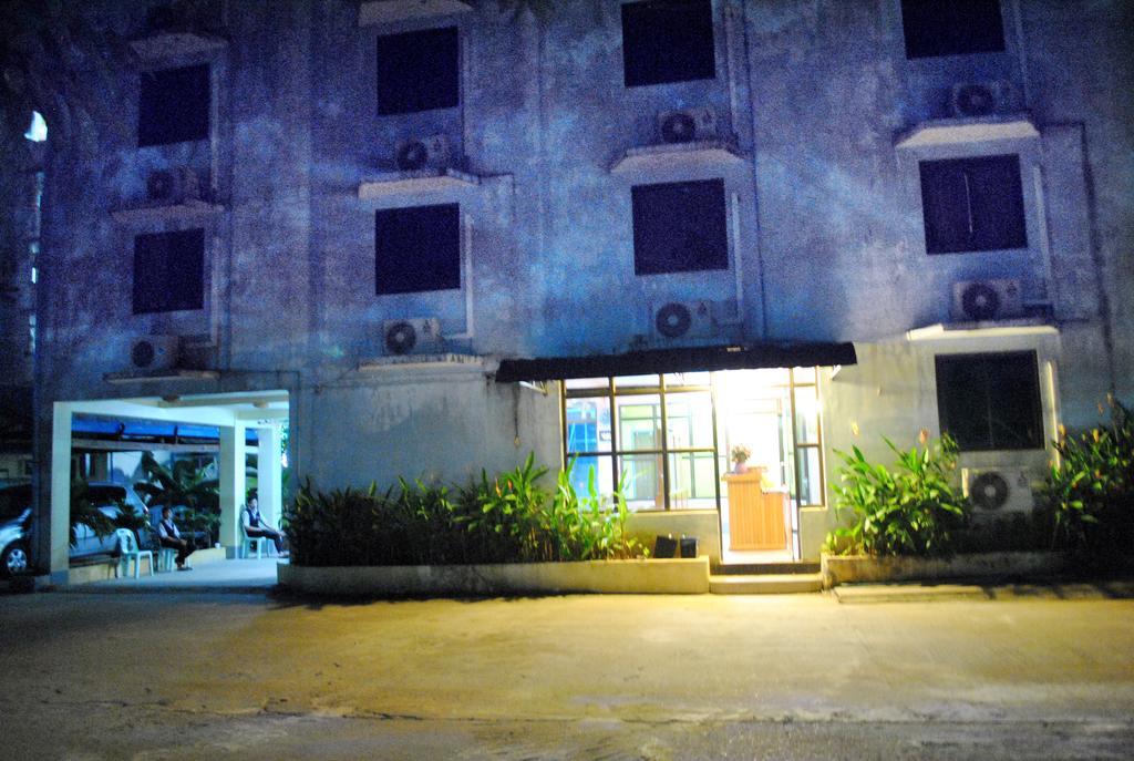 Royal Toe Hotel Янгон Екстериор снимка